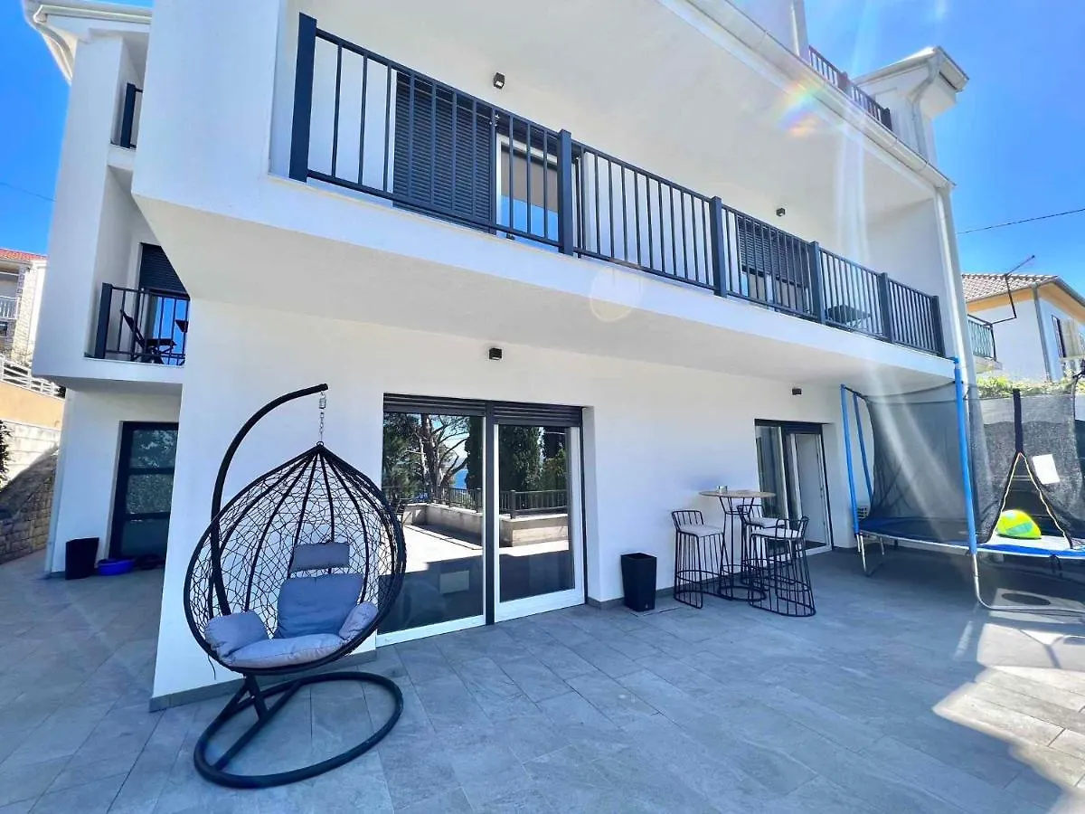 Apartment In Dramalj 42942