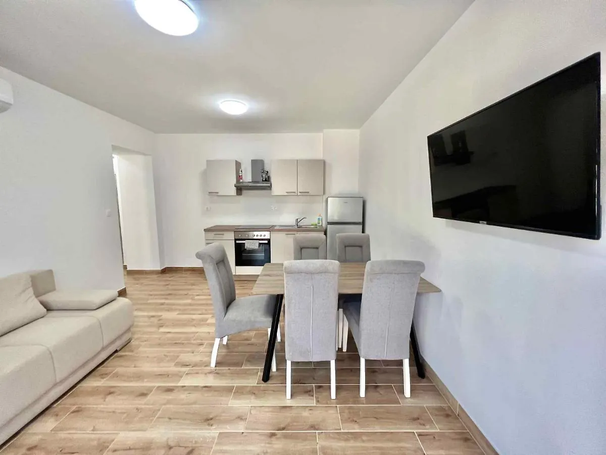Apartment In Dramalj 42942