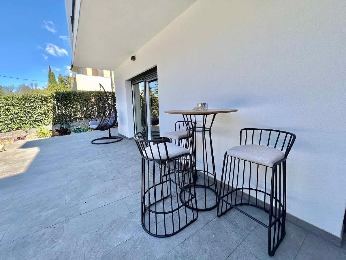 Apartment In Dramalj 42942