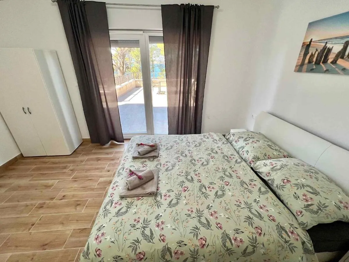 Apartment In Dramalj 42942